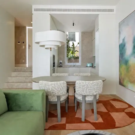 Chic 1-bedroom Townhouse Near The Historic Centre * Lisboa