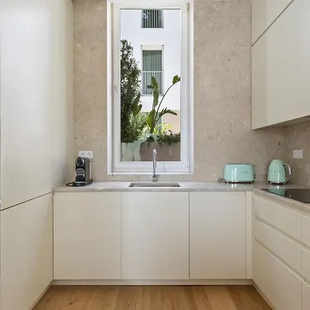 Chic 1-bedroom Townhouse Near The Historic Centre * Lisboa