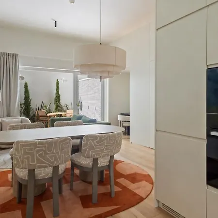 Chic 1-bedroom Townhouse Near The Historic Centre Hébergement de vacances